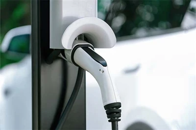 Pārskats par galveno tehnoloģiju elektrisko transportlīdzekļu uzlādes stacijā...